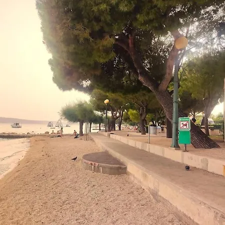 Riposo - Excellent Location, Free Parking Apartment *