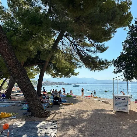 Riposo - Excellent Location, Free Parking Apartment *